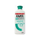 商品概要メーカー：ライオン商品名：バルガス薬用リンス（200mL）区分：その他内容量：200ml商品概要：頭皮クレンジングの為のリンスタイプのフケかゆみ防止剤JANコード：4903301279594商品コード：051403298商品の説明【働きの異なる3つの有効成分を配合】頭皮の皮脂が酸化し発生する過酸化脂質を出来にくくする「オクトピロックス」、細菌の増殖を抑える「ジンクピリチオン」、過剰なフケを剥離する「イオウ」の3種類の成分が、フケ・カユミの原因に作用します。【頭皮保護成分（ベントナイト）と保湿成分（プロピレングリコール）を配合】頭皮や毛髪をすこやかに保ちます【なめらか成分（高重合シリコーン）配合】仕上がり感がアップした、爽快な使い心地のリンスです賞味期限／使用期限（製造から）3年メーカー名ライオン内容量200ml商品区分その他※予告なくパッケージリニューアルをされる場合がございますがご了承ください。※パッケージ変更に伴うご返品はお受け致しかねます。※メーカーの都合により予告なくパッケージ、仕様等が変更となる場合がございます。※当店はJANコードにて管理を行っている為、それに伴う返品、交換等はお受けしておりませんので事前にご了承の上お買い求めください。【送料について】北海道、沖縄、離島は送料を頂きます。