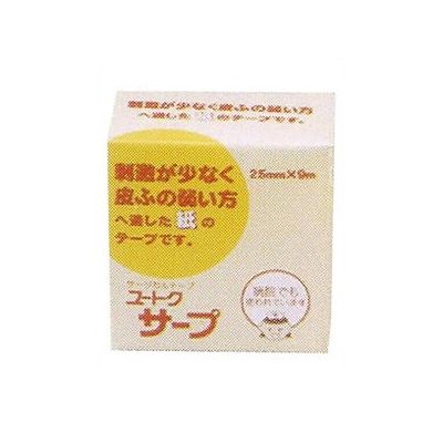 商品概要メーカー：祐徳薬品工業商品名：サープ（25mm×9m）区分：日用雑貨内容量：1個商品概要：●お肌の弱い方に適した紙テープ(サージカルテープ)です。●皮膚になじむ粘着力で低刺激ですJANコード：4987235020521商品コード：106600741商品の説明○紙テープ(サージカルテープ)○X線透過性サイズ/カラー25mm×9m使用上の注意≪定められた使用法を守ること≫1．次の人は使用前に医師又は薬剤師に相談すること今までに薬や化粧品等によるかゆみ、かぶれ等を起こしたことがある人2．使用に際して、次のことに注意すること（1）患部を清潔にして使用すること（2）小児に使用させる場合には、保護者の指導監督のもとに使用させること3．使用中又は使用後は、次のことに注意すること本剤の使用により、かゆみ等の症状があらわれた場合には、使用を中止してください。保存方法◆保存中の水濡れに注意し、高温、多湿、直射日光の当たる場所を避けて、清潔な所に保管してください。◆小児の手の届かない所に保管してください。使用方法水気をよく拭き取ってから粘着剤が傷口に直接ふれないように、ガーゼ等を当ててからご使用ください。賞味期限／使用期限（製造から）3年メーカー名祐徳薬品工業内容量1個商品区分日用雑貨※予告なくパッケージリニューアルをされる場合がございますがご了承ください。※パッケージ変更に伴うご返品はお受け致しかねます。※メーカーの都合により予告なくパッケージ、仕様等が変更となる場合がございます。※当店はJANコードにて管理を行っている為、それに伴う返品、交換等はお受けしておりませんので事前にご了承の上お買い求めください。【送料について】北海道、沖縄、離島は送料を頂きます。