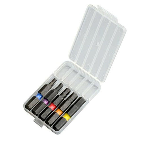 ●メーカー…アネックスツール（Anex）●型番…ACHX5-35L●セット内容…H2.5×35、H3×35、H4×35、H5×35、H6×35、ビット収納ケース●材質…ビット：クロムモリブデンバナジウム鋼　ケース：PP●六角シャンク（mm）…6.35●全長…35mm●重量(g)…53●シリーズ最短35mm。狭い箇所の作業に最適です。●色で先端サイズの見分けが簡単。●持ち運びに便利なビット収納ケース付●L型アダプターでの仮締め作業に原産国：日本【代引きについて】こちらの商品は、代引きでの出荷は受け付けておりません。【送料について】北海道、沖縄、離島は別途送料を頂きます。