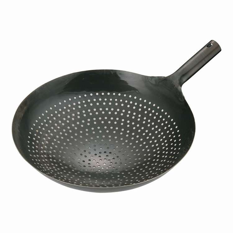 Other - 山田 鉄 穴明ザーレン鍋 39cm(代引不可)【送料無料】