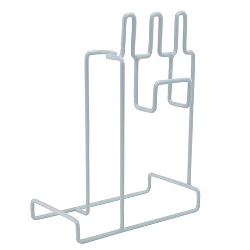 【用途】●スティッククリーナーの収納用スタンド。【商品説明】●アクセサリー類も収納できるスティッククリーナースタンドです。●スティッククリーナー、ノズル、集塵袋、充電器を一か所にまとめて収納できます。●組立て不要です。《スペック》■サイズ(約)：幅155×奥行262×高さ340mm。■質量(約)：620g。■耐荷重(約)：3kg。■対応サイズ：パイプ径502mmまで・ヘッド幅135mm以上・ヘッド奥行120mm以内。《材質》■スチール。【代引きについて】こちらの商品は、代引きでの出荷は受け付けておりません。【送料について】北海道、沖縄、離島は送料を頂きます。