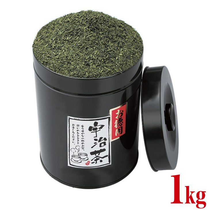 ■商品説明お茶の本場、宇治茶の逸品をお徳用サイズでお届け！お茶通も納得の味とボリュームです。本場宇治茶の産地で摘まれた煎茶を、お茶屋独自の加工技術、遠赤外線焙煎で、さわやかな香り、味に仕上げました。宇治茶とは、日本茶発祥の地とされる最高級ブランド。まろやかな旨みの抹茶や、玉露に代表される覆下製法が特徴です。現在の日本茶の製法のほとんどが、宇治で開発された技術を使用しています。煎茶とは、露天茶園で太陽の光を浴びて栽培された、茶葉を揉みこんで針状にして生成したお茶です。さわやかな香りと、上品な渋みのある味わいが特徴です。日本で一番多く飲まれてるお茶です。1日に飲む量を15gとすると、1kgだと毎日飲んでも約2カ月！保存に良い缶入りです。また、計量スプーンも付けました。■商品区分食品■原材料(アレルギー表記含む)緑茶■保存方法高温・多湿を避け移り香にご注意下さい。■内容量1kg■メーカー名堀田勝太郎商店■生産国・加工国日本■賞味期限製造日より360日※最低1/3以上の商品をお届けとなります。【代引きについて】こちらの商品は、代引きでの出荷は受け付けておりません。【送料について】北海道、沖縄、離島は別途送料を頂きます。LINK500g1kg