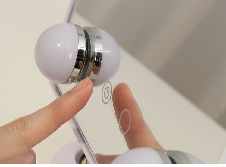 ライト付きメイクアップミラー 鏡 LEDライト ミラー 小物トレー付き 調色 白色光 暖色光 おしゃれ 鏡 卓上ミラー 卓上鏡 メイク用 化粧用 角度調節 タッチパネル コスメティックミラー(代引不可)【送料無料】 [3]