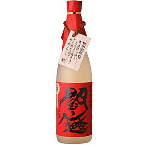 樽熟成の本格大分麦焼酎。麦焼酎の淡麗な味わい、熟成されてマイルドです。ほんのりと樽の香りで飲みやすいタイプです。かぶせラベルの赤色が鮮烈に訴えるデザインです。◆20歳未満の方の飲酒は法律で禁止されております◆当店では20歳未満の方への酒類の販売はしておりません