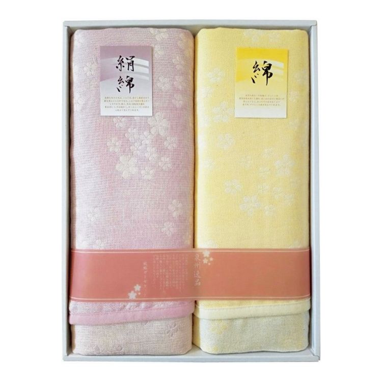 大阪南部に位置する泉州産地は約百三十年もの間、織毛布が受け継がれてきた品質・生産量共に、日本有数の毛布の聖地です。加工すべてを大阪泉州製にこだわり、匠の職人が織り上げた伝統と自信の技を是非感じてみてください。【セット内容】ケット（二重織）1...