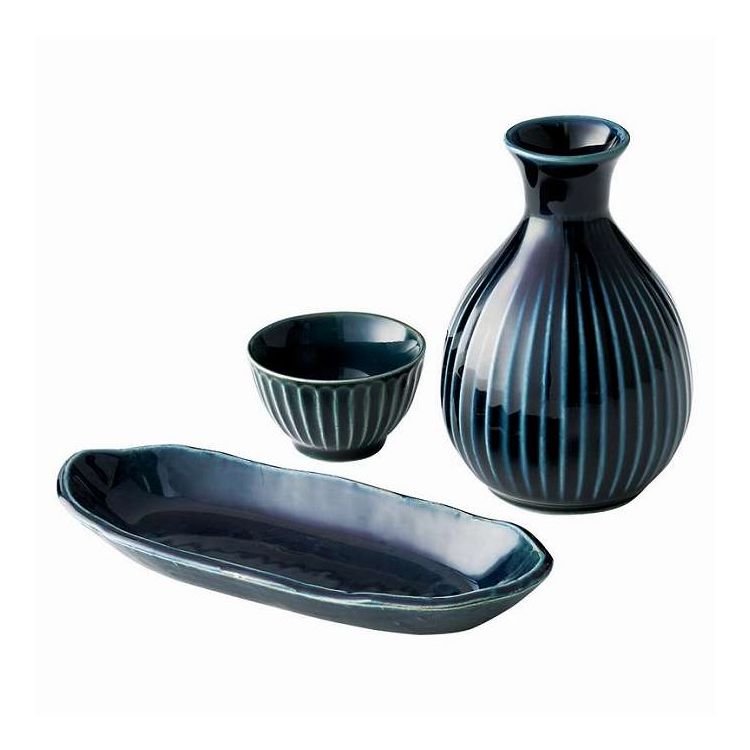 日本製【セット内容】徳利（φ8×12.3cm・280ml）・盃（φ6×3.6cm）・おつまみ皿（17.8×7.3×2.5cm）×各1サイズ：-重量/容量：0.5kg箱サイズ：18.7×17.1×8.5cm材質：磁器【代引きについて】こちらの商品は、代引きでの出荷は受け付けておりません。【送料について】北海道、沖縄、離島は送料を頂きます。