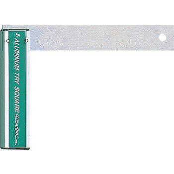 【商品詳細】直角の検査・ケガキが簡単に出来ます。直角の検査・ケガキに使用するスコヤ竿の長さが長いものは、複数の材料を同時にケガク時に便利です。90°精度：100mmにつき0.1mm以下注意:落下・衝撃により狂いが生じます。ご使用になる前に必ず精度確認をして下さい。台：アルミ / 竿：ステンレス【送料について】北海道、沖縄、離島は送料を頂きます。