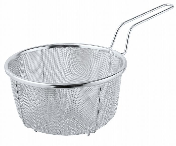 【商品詳細】■18−8ステンレススチール製なので丈夫で長くお使いいただけます。■あらかじめ鍋にセットしておくと、パスタやそば等の麺類、また野菜や卵等の茹で物を鍋からあげるのに大変便利です。■野菜の水切りとしてもお使いいただけます。■内径20cmの鍋に最適です。18−8ステンレススチール日本製【送料について】北海道、沖縄、離島は送料を頂きます。