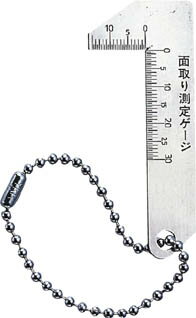 【メーカー型番】TG-15C【JANコード】4989999320572【ブランド】TRUSCO 　【特徴】●旋盤・単能盤・ターレット盤作業での加工物の外周面取り測定ができます。●フライス盤・ボール盤作業での立方体の各面取り、孔面取りの測定ができます。●携帯に便利なボールチェーン付です。【用途】●各種面取りの大きさの測定。【仕様】●枚数(枚):1●質量(g):20●測定範囲(C):0〜15●セット明細:-●最小読取値:0.5mm●器差：±0.25mm【材質／仕上】●ステンレス（SUS420J2）【セット内容／付属品】【注意】【原産国】日本【送料について】北海道、沖縄、離島は送料を頂きます。