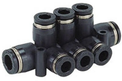 【メーカー型番】PKVG8-4【JANコード】【ブランド】ピスコ【特徴】●機種を豊富に取り揃え、あらゆる空気圧配管に対応します。●機種により取付け後、チューブの取出角度が変えられます。●条件により、水を流すことも可能です。【用途】【仕様】●...