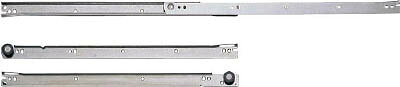 【メーカー型番】RKA5-450SUS【JANコード】4510932004831【ブランド】スガツネ工業【特徴】●ローラタイプの3/4スライドの2段引きレールです。●レールの脱着ができます。●引き出しを閉める時最後まで押し込まなくても全閉状態となるセルフクロージング機構付です。●ウレタンローラーを使用しているため静かでスムーズに動きます。【用途】●引き出しに。●キャビネットに。【仕様】●幅×高さ×長さ×移動距離(mm):13.0×30×446×340●定格荷重(N)ペア/垂直:147●質量(g):700●左右2本1セット【材質／仕上】●インナー・アウターレール:ステンレス（SUS430）●ローラー:ポリウレタン・ポリアセタール【セット内容／付属品】【注意】【原産国】日本【送料について】北海道、沖縄、離島は送料を頂きます。