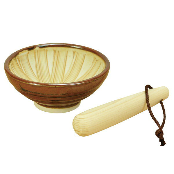 【商品説明】瀬戸焼のすり鉢と檜（ひのき）のすりこぎのセットです。食卓ですりたてを味わえる、可愛いミニサイズです。ゴマ以外にも、スパイスなどをすりつぶしてそのままソース入れとしてもおすすめです。【商品情報】■サイズ約 高さ4（cm） 直径：約 8.5（cm） すりこぎ：約1.8×10（cm） 重量：約 200g■材質すり鉢：陶器（瀬戸焼） すりこぎ：ひのき■生産国日本製■セット内容すり鉢×1個 すりこぎ×1個■注意事項天然素材・手作り製品の為、色み・サイズなどにバラつきがある場合があります■備考食器洗い乾燥機：使用不可 電子レンジ：使用不可【代引きについて】こちらの商品は、代引きでの出荷は受け付けておりません。【送料について】北海道、沖縄、離島は送料を頂きます。