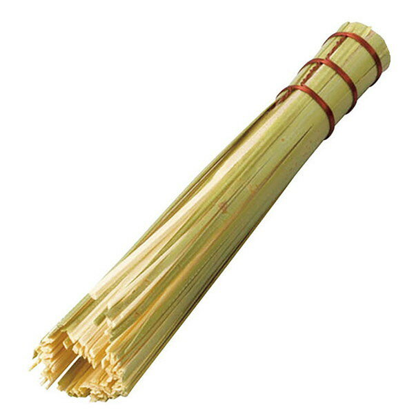 【商品説明】フライパンのお手入れにおすすめの竹ささらです。鉄フライパンや中華鍋などの油分を残しつつ汚れだけを落としてくれます。油分を落とさないようにお手入れすることで、調理器具に油が馴染み使いやすくなります。長さがあるので、調理器具がまだ熱いうちに作業ができて効率よく汚れを落とせます。【商品情報】■サイズ約 高さ18（cm） 直径：約 2（cm）■材質竹■生産国中国製■セット内容1個■注意事項※表面加工のある製品には使用できません。 ※天然素材・手作り製品の為、色み・サイズなどにバラつきがある場合があります。■備考食器洗い乾燥機：使用不可 電子レンジ：使用不可【代引きについて】こちらの商品は、代引きでの出荷は受け付けておりません。【送料について】北海道、沖縄、離島は送料を頂きます。
