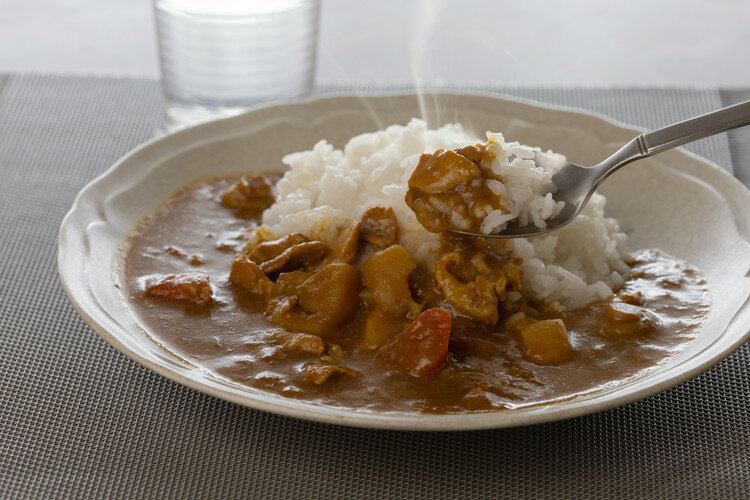 「三田屋総本家」 黒鶏のチキンカレー8食セット(ボール箱) ギフト 産直 ご当地グルメ 熨斗 贈り物 新生活 お祝い お取り寄せ のし対応 (代引不可)【送料無料】