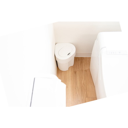リコメン堂ホームライフ館のオカ ビッグコーナーポット オカ 清掃 衛生用品 労働衛生用品 トイレ用品(代引不可)｜アングル2
