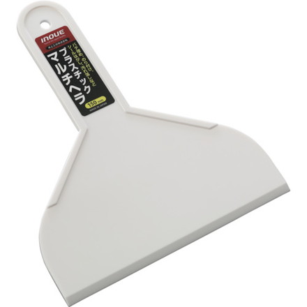 【商品スペック】特長●様々なヘラ作業に適したヘラです。用途●パテ埋め、のり付け、シールはがし、汚れ落としなど。仕様●全長(mm)：163●刃幅(mm)：150●刃厚(mm)：0.3●刃先厚(mm)：0.6仕様2材質／仕上●ポリアセタールセット内容／付属品注意【代引きについて】こちらの商品は、代引きでの出荷は受け付けておりません。【送料について】北海道、沖縄、離島は送料を頂きます。