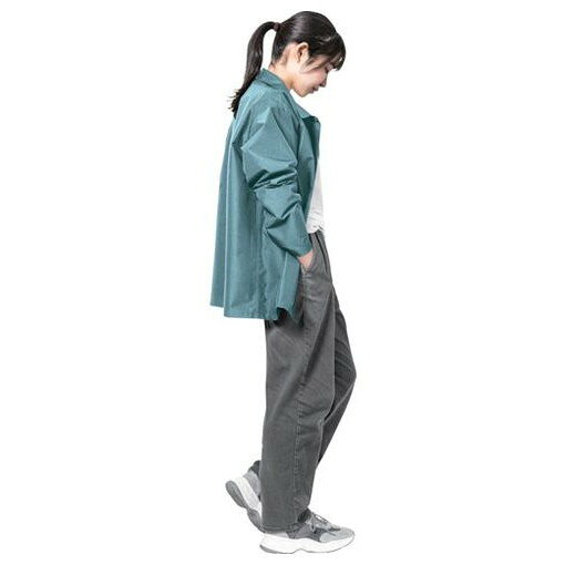 【商品スペック】特長●作業着でありながら、オフィシャルとカジュアルのどちらでも着られる襟付きスタイルです。用途●現場で働く作業員に。●雨天時、屋外で使用。仕様●色：ブルーグレー●サイズ：4L●身長(cm)：180〜185●胸囲(cm)：108〜122●ウエスト(cm)：102〜112●股下(cm)：85●耐水圧：10000mm［［H2O］］●着丈(cm)：80仕様2●低価格×コストパフォーマンス材質／仕上●ポリエステル100%　TPUラミネートセット内容／付属品注意【代引きについて】こちらの商品は、代引きでの出荷は受け付けておりません。【送料について】北海道、沖縄、離島は別途送料を頂きます。