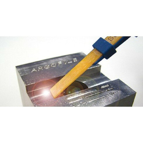 【商品スペック】特長●細くても折れにくく、目詰まりせず、好きな形状に加工も可能です。●なめらかな研磨面をご提供します。用途●金型の研磨に。●精密バリ取りに。仕様●粒度(#)：180●色：ゴールド●長さ(mm)：100●幅(mm)：2●厚さ(mm)：1仕様2●ニュースーパーストーン平板●1x2x100mm材質／仕上セット内容／付属品注意【代引きについて】こちらの商品は、代引きでの出荷は受け付けておりません。【送料について】北海道、沖縄、離島は送料を頂きます。