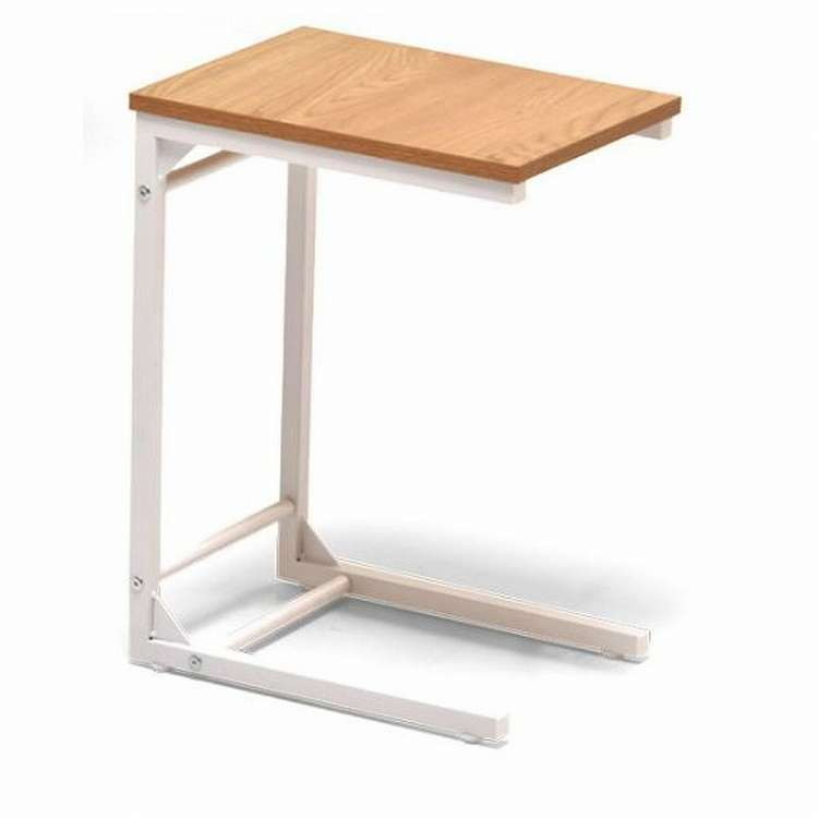 【商品説明】シンプルなコの字のデザインに、機能性と耐久性を持ち合わせたサイドテーブル。ベッド脇のサイドテーブルとして使ったり、ソファ周りのコーヒーテーブルとして使ったりするのにおすすめです。また、底面部分をソファやベッドの隙間に差し込めるた...