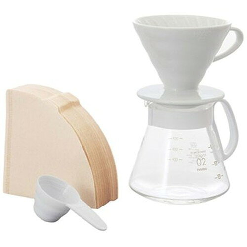 V60セラミックドリッパー02セットホワイト特長V60セラミックドリッパー02セットホワイト仕様商品サイズ:幅140×奥行×121×高210mm(セット時)ドリッパー:1-4杯用ポット実用容量(約):600mlドリッパー:磁器取手・フタ・計量スプーン:ポリプロピレンガラス本体:耐熱ガラス生産国:日本メーカー名：HARIO原産国：日本【代引きについて】こちらの商品は、代引きでの出荷は受け付けておりません。【送料について】北海道、沖縄、離島は送料を頂きます。