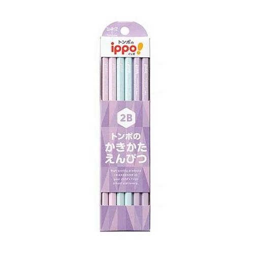 トレンドに合わせた軸色、実用性も兼ね備えたかきかたえんぴつ「実用性重視」・「学校に持っていけるシンプルな無地」というプレーン柄のコンセプトのもと小学生の現在の人気色に合わせた色にデザインを施し、新たな機能として「えんぴつチェンジマーク」も付加しました。●六角軸●名前欄付き●紙箱入り●保証期間:初期不良対応●生産国:ベトナム・筆記以外の用途には使用しないでください。【送料について】北海道、沖縄、離島は送料を頂きます。