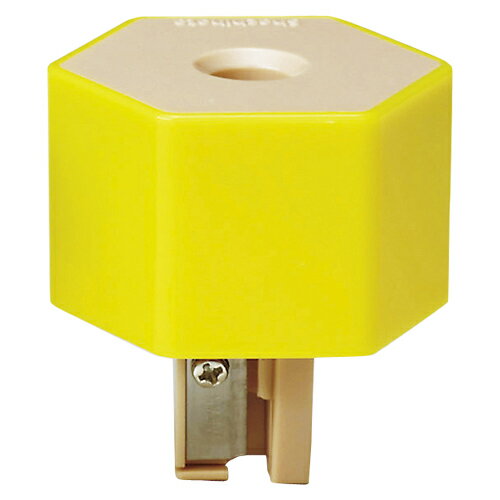 シャチハタ ケズリキャップ イエロー ZKC-A4/HJANコード4974052336041空のペットボトルに取り付けるだけで、鉛筆削りとして使えます。削りくずはペットボトルの中にたまるので、大変便利です。　※削りくずの入ったペットボトルを倒したり、振ったりしないでください。削りくずが飛び出る場合があります。37．2×42．1×30．1mm約12．6g◆標準サイズ（直径8ミリ）の鉛筆に対応　◆標準的なペットボトル口に対応【送料について】北海道、沖縄、離島は送料を頂きます。