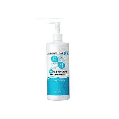 商品概要メーカー：大木製薬商品名：スキナガード（480g）区分：医薬部外品内容量：480g商品概要：【医薬部外品】仕事の前に、手あれの原因をバリア！JANコード：4987030130562商品コード：071202938商品の特徴指先・手を酷使している方のための皮膚保護クリーム。お仕事の前に塗ると、水・湯・洗剤・消毒液や、油・インクなどの汚れや臭い、乾燥から指先・手を守ります。保湿成分や水分を閉じ込めて潤いを保ち、さらさら・しっとり、肌荒れを防ぎます。約3〜4時間の持続効果があります効能・効果皮膚を保護する。肌荒れ、あれ性。皮膚の乾燥を防ぐ。皮膚をすこやかに保つ。皮膚に潤いを与える。ひび、あかぎれ、しもやけを防ぐ。有効成分グルチルレチン酸ステアリル、酢酸トコフェロール原材料／成分／素材／材質［有効成分］グルチルレチン酸ステアリル、酢酸トコフェロール［その他の成分］アミノエチルアミノプロピルメチルシロキサン・ジメチルシロキサン共重合体、パールオロポリエテール、PVP、PCAイソステアリン酸POEグリセリル、濃グリセリン、DPG，ミリスチン酸イソプロピル、ステアリン酸、ミリスチン酸、セタノール、ベヘニルアルコール、モノミリスチン酸デカグリセリル、POEトリデシルエーテル酢酸Na、TEA、フェノキシエタノール賞味期限／使用期限（製造から）3年発売元／製造元／輸入元大木製薬※予告なくパッケージリニューアルをされる場合がございますがご了承ください。※パッケージ変更に伴うご返品はお受け致しかねます。※メーカーの都合により予告なくパッケージ、仕様等が変更となる場合がございます。※当店はJANコードにて管理を行っている為、それに伴う返品、交換等はお受けしておりませんので事前にご了承の上お買い求めください。【送料について】北海道、沖縄、離島は送料を頂きます。