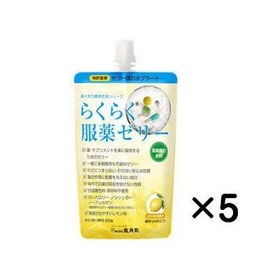 商品概要メーカー：龍角散商品名：【軽】らくらく服薬ゼリーレモン味（200g×5個）区分：食品内容量：200g5個商品概要：錠剤が楽に飲める、ゼリータイプのオブラート。大きめのスプーンに本品をのせ、カプセルや錠剤を包んでお召し上がりください。小さなお子さまがいやがる苦い錠剤も、お年を召した方が苦手な大きな錠剤もつるんと飲むことができます。レモン味。合成着色料・保存料不使用。JANコード：4987240601876商品コード：072401268商品の説明●無色透明ゼリー状のオブラート（レモン味）●医薬品レベルの品質管理●散剤の口中付着・入歯への付着なし●医薬品の添加物として認められた成分のみ使用●後味すっきりノンシュガータイプ（砂糖によるもたつきがありません）●患者にも使用可能（インシュリンの作用に影響を与えません）●合成保存料無添加●看護・介護者の負担を軽減します。保存方法高温多湿、直射日光を避け、涼しい場所に保管して下さい。使用方法大き目のスプーンに本品をのせ薬剤をからめてご使用ください。コップなどの容器に本品をいれ、薬剤をのせてスプーンですくう方法も有効です。成分【原材料】エリスリトール、寒天、甘味料（ソルビトール、ステビア）、ゲル化剤（増粘多糖類）、酸味料、乳酸カルシウム、香料、クチナシ色素【栄養成分】熱量：48kcal、たんぱく質：0g、脂質：0g、炭水化物：27.4g、ナトリウム：48mg、糖類：0g、ショ糖：0g使用上の注意・本品は服用補助を目的としていますので、必要に応じて水を補って下さい。一般的に医薬品が体内で吸収されるためには、コップ一杯程度の水分が必要とされています。・飲用される方の体質や体調により、おなかがゆるくなることがありますので、飲み過ぎにご注意下さい。・ゼリーの性質上、多少水分が出てきます。開栓後、最初に出てくる水分を捨ててからご使用下さい。賞味期限／使用期限（製造から）1年メーカー名龍角散内容量200g5個商品区分食品※予告なくパッケージリニューアルをされる場合がございますがご了承ください。※パッケージ変更に伴うご返品はお受け致しかねます。※メーカーの都合により予告なくパッケージ、仕様等が変更となる場合がございます。※当店はJANコードにて管理を行っている為、それに伴う返品、交換等はお受けしておりませんので事前にご了承の上お買い求めください。【送料について】北海道、沖縄、離島は送料を頂きます。