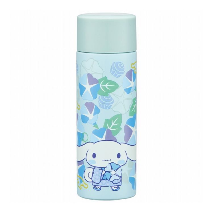 【商品詳細】 ちょっとだけ飲みたい時のプチサイズ♪ ポケットサイズのかわいい直飲み水筒。 保冷保温ができるステンレス真空二重構造。 熱い・冷たいが飲み分けできるW飲み口タイプ。 小さなバッグやポシェットにも入るサイズなので、ちょっとしたお出かけや就寝時に枕元に置いておくのにもピッタリです。 【商品サイズ(約)】 サイズ:直径45×高さ140mm 口径:34mm 容量:120ml 重量:120g 【品質表示】 内びん・口がね:ステンレス鋼 胴部:ステンレス鋼(アクリル樹脂塗装) フタ:ABS樹脂 飲み口:ポリプロピレン パッキン:シリコーンゴム 底板:熱可塑性エストラマー 保温効力:52度以上(6時間) 保冷効力:11度以下(6時間) ●中国製 ※掲載画像はあくまでイメージです。実際の商品とは色、柄等が異なる場合がございます。何卒ご了承ください。【送料について】北海道、沖縄、離島は送料を頂きます。LINKハローキティシナモロールマイメロディクロミ
