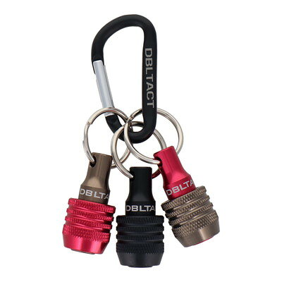 【商品説明】●【特長】6.35mm六角シャンクの各種先端工具の保持に！持ちやすく操作性が上がる本体形状とローレット仕上げにより、手袋などを装着したままでもビットの着脱がしやすい！アルミ軽量仕様！差し込むだけでオートロック、簡単装着！※外す時はスリーブを手前に引いてビットを外してください。●カラー:マットブラック・レッド・ガンメタ●セット内容:ビットホルダー(マットブラック・レッド・ガンメタ×1)●【仕様(1個のサイズと重量)】全長40mm(リング込58mm)×φ19mm、重量:15g●材質:本体/アルミ、リング/鉄、カラビナ/アルミ●マットブラック●レッド●ガンメタ※メーカーの都合によりパッケージ、内容等が変更される場合がございます。当店はメーカーコード（JANコード）で管理をしている為それに伴う返品、返金等の対応は受け付けておりませんのでご了承の上お買い求めください。【代引きについて】こちらの商品は、代引きでの出荷は受け付けておりません。【配送について】北海道、沖縄、離島は配送できません。予めご了承ください。