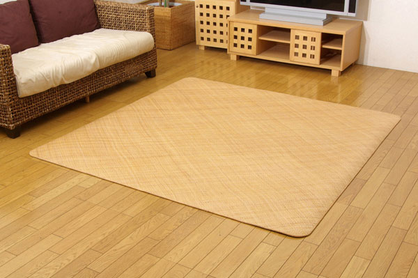 インドネシア原産の5年〜7年育成された籐（ロンティ）を使用しているあじろ商品です。夏を快適に過ごす素材として長年重宝されています。6畳編むのに3週間かかる手の込んだあじろ織り独自の編み模様が高級感と涼感をかもしだすます。冷たくしなやかでとて...