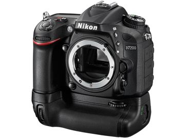 ニコン ＜D＞Nikon デジタル一眼レフカメラ D7200・バッテリーパックキット(2416万画素/ブラック) D7200BPK(代引き不可)【送料無料】
