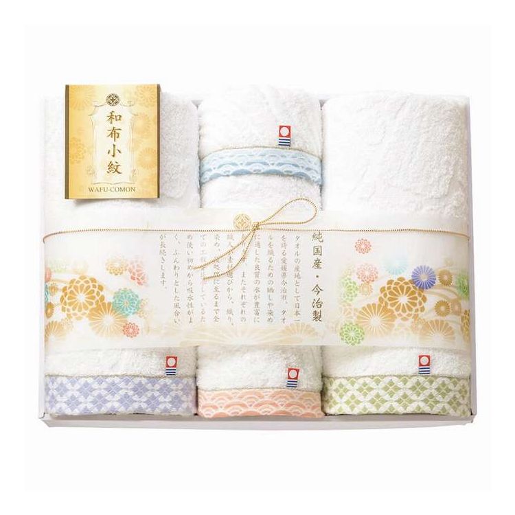 可愛らしい小紋柄がアクセントのふんわりタオル。日本の伝統・小紋柄とラメのラインでさりげなく彩られたシンプルなタオル。一見、白無地に見える面にも模様が施されており、和の美しさを伝えます。どんな場にも馴染むので使いやすいタオルです。日本製【セット内容】-サイズ：バスタオル:60×120cm、フェイスタオル:34×75cm重量/容量：-箱サイズ：30×39×6cm材質：綿100%【代引きについて】こちらの商品は、代引きでの出荷は受け付けておりません。【送料について】北海道、沖縄、離島は送料を頂きます。