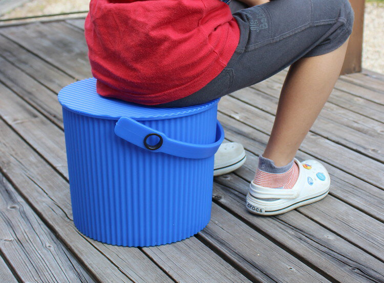 リコメン堂ホームライフ館の八幡化成 カラーバケット(フタ付)102 10L ブルー バケツ 蓋付き 簡易 スツール 収納BOX 日本製(代引不可)【送料無料】｜アングル2