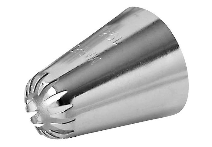 【商品詳細】用途：デコレーション口金種類：菊（15切）口先寸法：13mmサイズ（約）：外径23mm×高さ29mm真鋳（ニッケルメッキ仕上）【送料について】北海道、沖縄、離島は送料を頂きます。