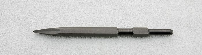 【商品詳細】熱処理並びにショットピーニングをほどこした普及品です。 サイズ：17H×450mm適合機種例：マキタ8500N、日立PH−40F、リョービCH−420Aクロームモリブデン鋼（SCM材）日本製【送料について】北海道、沖縄、離島は送料を頂きます。