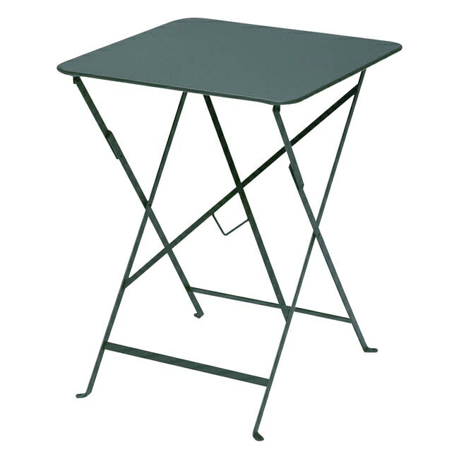 【商品詳細】華やかなパリの伝統的なカフェスタイル。パリのカフェやビストロで使用され、文化人たちに愛されてきたビストロシリーズ。その繊細さと実用性を兼ね備えたデザインは、今もなお、世界中の人々を魅了しています。●特性：使用状況や環境条件、経年によって、錆が発生する可能性があります。定期的なメンテナンスをしていただきますようお願いいたします。【注意書き】※納品の際は、必ずお届け先にて立会いの上、荷降ろしのお手伝いをお願いいたします。※同シリーズの商品をご発注いただいた場合でも、ご発注の数量や内容によって分納とさせていただく場合がありますので、ご了承ください。※商品は輸入品のため、予告なく仕様変更や生産中止となる場合があります。※水に強い材質を使用していますが、雨ざらし、陽ざらしの環境下では劣化を早め、錆などの発生や破損の原因となります。※雨天時は雨水の当たらない場所での保管をお勧めします。【スペック】◇サイズ：サイズ：約φ600mm◇重量：重量：約6.0kg◇材質：スチール◇カラー展開：ホワイトシダーグリーンレッドブラウンダークグレー【商品配送時の注意点】こちらの商品は配送日時の指定ができません。あらかじめご了承下さい。【送料について】北海道、沖縄、離島は送料を頂きます。