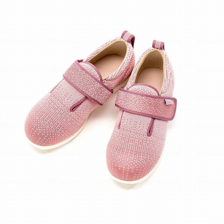 オシャレなニットで足もとを華やかに。女性にうれしい、ダブルマジックIIIニット新登場！1足ずつ編みあげたニットのやさしい風合い柔らかく、伸縮性のある素材アーチサポート付インソール女性用抗菌・防臭加工（カップインソール・中底）手洗い可能（中性洗剤、保形後陰干し）カップインソール（アーチサポート付マイスターリニエ）素材表：ポリエステル100％内：ポリエステル100％底材：合成底（EVA樹脂）規格：1足規格詳細サイズ：S（21.0〜21.5cm）、M（22.0〜22.5cm）、L（23.0〜23.5cm）、LL（24.0〜24.5cm）、3L（25.0〜25.5cm）重さ（片方Lサイズ）：約170g生産国：中国メーカー：徳武産業※メーカーの都合によりパッケージ、内容等が変更される場合がございます。当店はメーカーコード（JANコード）で管理をしている為それに伴う返品、返金等の対応は受け付けておりませんのでご了承の上お買い求めください。【代引きについて】こちらの商品は、代引きでの出荷は受け付けておりません。【送料について】北海道、四国、九州は別途送料を頂きます。【配送について】沖縄、離島は配送できません。予めご了承ください。