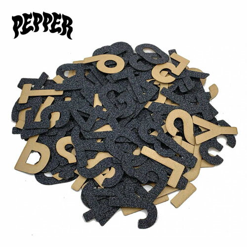 PEPPER GRIPTAPEのアルファベットグリップテープの1文字単品販売です。 アルファベットや記号でデッキにアクセントを付けられるアイテムです。 正規ライセンス品 【サイズ】約3.5cm前後 【ギフトラッピング 〇】 他にもいろいろ【ウォールデコレーション】グッズ 種類もいろいろ【スケートボード】コーナーPEPPERのグリップテープキット！