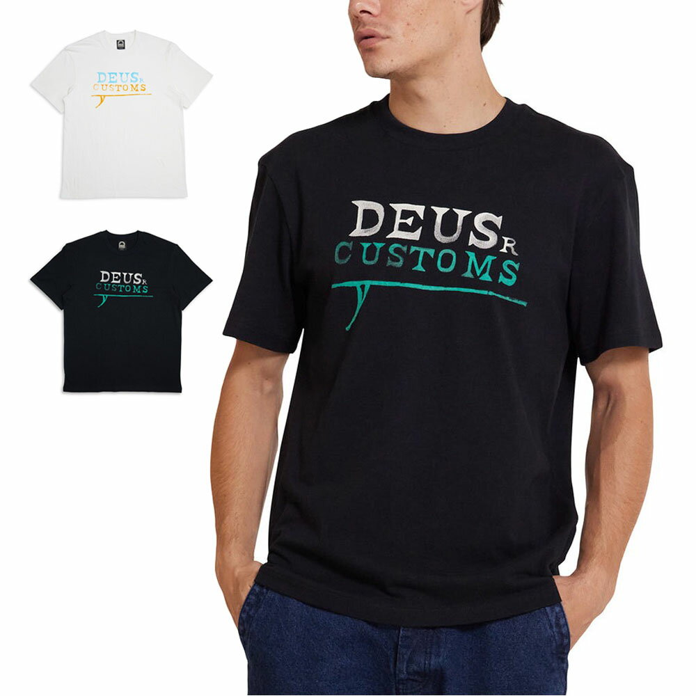 【今だけ5%OFFセール】デウス エクス マキナ Deus ex Machina Tシャツ ビッグウェーブ ティ-シャツ BIG WAVE TEE DMF241775【メンズ L XL】【サーフボード柄 ロゴ プリント クラシックライン ボックスシルエット 定番 ブラック 黒 ホワイト 白】