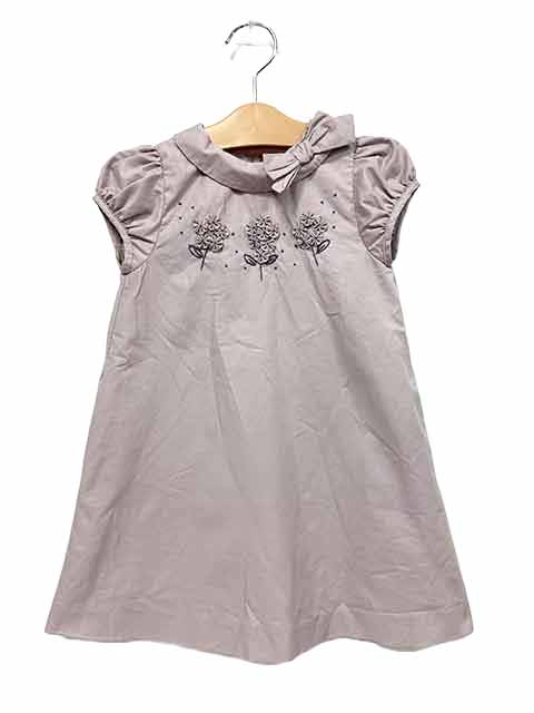 【ブランド/メーカー】【中古】Tartine et Chocolat タルティーヌエショコラ 【カテゴリ】子供服 【色】くすみピンク 【サイズ】100 【素材】画像参照 【状態】USED 【コメント】 　　目立つ汚れはありませんが、やや使用感があるお品物になります。 　 　　　※商品写真はできる限り実物の色に近づけるようにしていますが、お使いのモニター設定、お部屋の照明等により、実際の商品と色味が異なる場合がございます。 あらかじめご了承下さい。 ☆商品の在庫について☆　 掲載商品は複数店舗で同時出品中です。 ご注文を頂いた時点で在庫がない場合がございます。 万が一欠品の場合はご了承ください。2100280973259