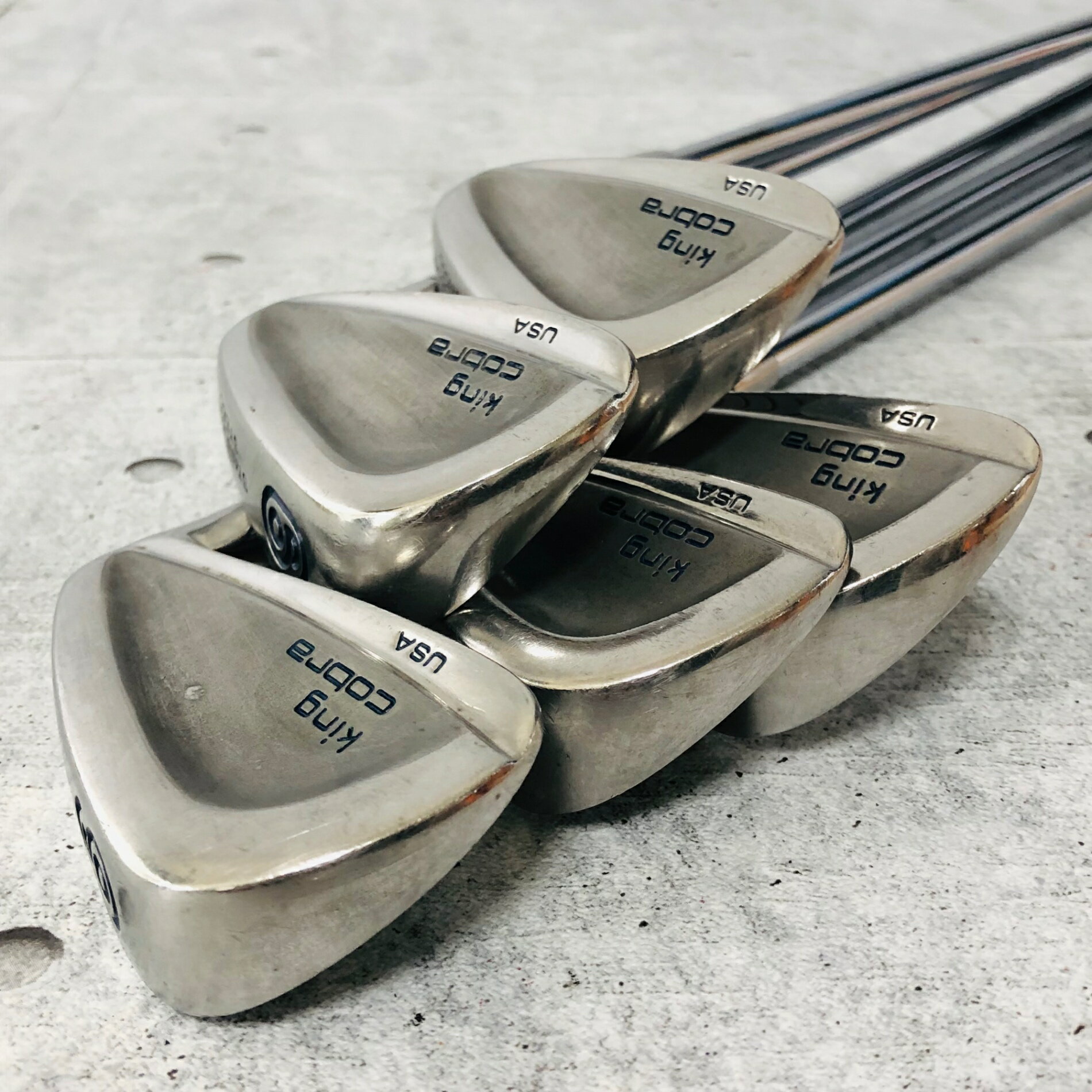 COBRA GOLF - 【中古】 king cobra コブラ USA STAINLESS STEEL アイアン 5本 ゴルフ クラブ セット 初心者 入門 右利き