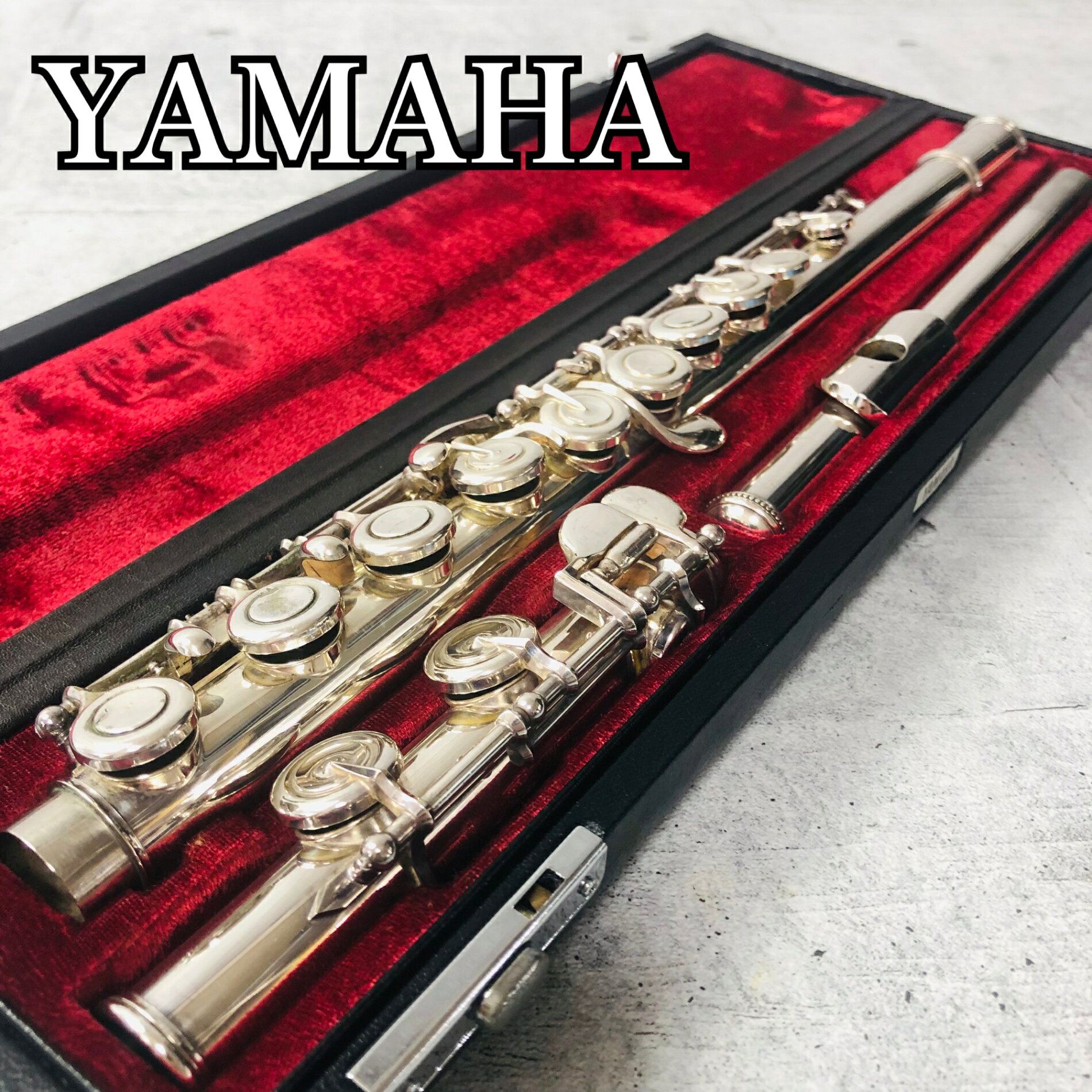 【メーカー】 YAMAHA ヤマハ 【カテゴリー】 フルート Flute 木管楽器 【型番】 YFL-351S 【シリアル】 013472 【仕様】 Eメカニズム搭載 カバードキィ オフセット 足部管C管 頭部管銀製 【ケース】 ハードケース フルートケースバック クリーニングロッド 【状態】 本体ランク：B メンテナンス：菅体磨き上げ キズ・へこみ：目立った凹みなし。胴部管、頭部管、リップにキズあり。多少のすれや汚れあり。 メッキ剥がれ：一部メッキ剥がれ錆びあり。 タンポ：2つ破れあり。その他は消耗品ですので多少の劣化は見られます。 ハードケース：ランクB スレ汚れありますが状態良好。 演奏に支障がでるような傷や汚れ・へこみなどは見受けられません。 ※中古品につき、傷・打痕等、写真に 写りにくい部分や記載以外の傷がある場合がございます。予めご了承くださいませ。 ※弓や弦、タンポなどの消耗品は保証対象外となります。 ※あくまでUsed品になりますので細かな傷、汚れはございます。画像にてご確認ください。 ※画像にある物が全てです。 S：新品・未使用品 A：非常に状態の良い・美品 B：使用感はあるが目立った傷や汚れのない・良品 C：目につくような傷や汚れがある・一般的な中古品 D：使用するのに問題はないが記載すべき傷、汚れや凹みなどがある ★確認必須事項★ ※商品状態の感じ方には個人差がありますので、“中古品”という事をご理解いただき、神経質な方のご購入はご遠慮ください。 ※沖縄への発送は全て船便となりますので到着まで時間がかかります。 その他、離島など中継料金のかかる地域への発送は追加送料が必要です。 場合によっては発送できない場合もございます。 ※基本発送日は月、水、金曜日になります。 祝日等でイレギュラーが発生することもございます。 FL-3-53361