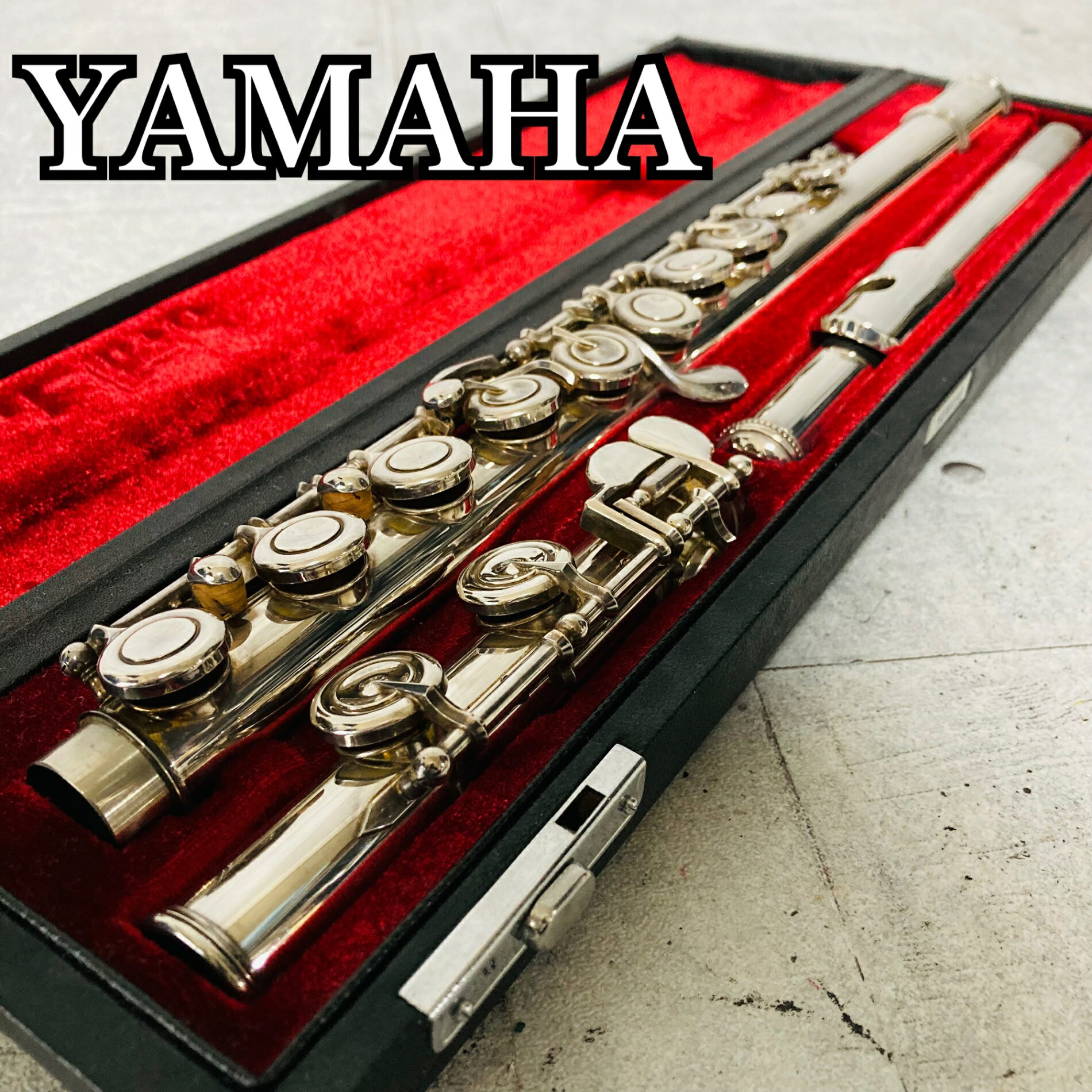 【メーカー】 YAMAHA ヤマハ 【カテゴリー】 フルート Flute 木管楽器 【型番】 YFL-351 【シリアル】 003521 【仕様】 Eメカニズム搭載 カバードキィ オフセット 足部管C管 リッププレート銀製 【ケース】 ハードケース 【状態】 本体ランク：C 全てのキーがスムーズに開閉し、連動して動くことを確認済みです （演奏による音出し確認は行っていません） メンテナンス：菅体磨き上げ キズ・へこみ：目立った凹みなし。多少のくすみ、傷汚れあり。 メッキ剥がれ：目立ったメッキ剥がれなし。 タンポ：消耗品ですので多少の劣化は見られます。 ケース：ランクC 傷汚れ、剥がれ多々あり。 ※中古品につき、傷・打痕等、写真に 写りにくい部分や記載以外の傷がある場合がございます。予めご了承くださいませ。 ※弓や弦、タンポなどの消耗品は保証対象外となります。 ※あくまでUsed品になりますので細かな傷、汚れはございます。画像にてご確認ください。 ※画像にある物が全てです。 S：新品・未使用品 A：非常に状態の良い・美品 B：使用感はあるが目立った傷や汚れのない・良品 C：目につくような傷や汚れがある・一般的な中古品 D：使用するのに問題はないが記載すべき傷、汚れや凹みなどがある ★確認必須事項★ ※商品状態の感じ方には個人差がありますので、“中古品”という事をご理解いただき、神経質な方のご購入はご遠慮ください。 ※沖縄への発送は全て船便となりますので到着まで時間がかかります。 その他、離島など中継料金のかかる地域への発送は追加送料が必要です。 場合によっては発送できない場合もございます。 ※基本発送日は月、水、金曜日になります。 祝日等でイレギュラーが発生することもございます。 FL-25-00022