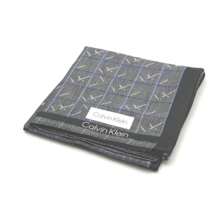 商品情報素材/カラー綿/グレー系サイズ/寸法縦x横…約51x51（センチ）※多少の誤差はご了承下さいませ。ランクN下記をご参照くださいませ。商品説明※未使用品のみの販売となりますが、納品時の折り畳み方がそれぞれ異なります。納品時の状態での発送となり、畳みシワがありますことをご理解、ご了承の程、宜しくお願い致します。※付属品はつきません。ご了承くださいませ。注意※洗濯は、お近くのクリーニング専門店を推奨します。※当店は、ラッピングサービスは行っておりません。予めご了承くださいませ。※配送日時指定はできません。●お急ぎの場合は、宅急便（別途送料がかかります）も受け付けております。●代金引換も承っております。（別途、送料と代金引換手数料がかかります）※ご購入の前に、お問い合わせ欄より宅急便を希望の旨、ご連絡くださいます様、宜しくお願い致します。会社概要の、返品・中古品に関しましてを必ずご確認頂き、ご注文頂きます様、お願い致します。ランク表N…未使用品S…数回程度の使用で、汚れ等がない極美品SA…使用感・汚れが少なく、綺麗なお品A…使用感・汚れ・小キズは若干ありますが、状態良好なお品AB…多少、使用感・汚れはありますが、通常使用には問題ないお品B…使用感・汚れはありますが、通常使用には問題ないお品BC…使用感が多くみられる商品ですが、ご使用には問題の無いお品C…かなり使用感・汚れがあり、場合によっては、お直しが必要なお品J…難有のお品（ジャンク品）メール便対応OK【売れ筋】【大処分】【未使用ハンカチ】CalvinKleinカルバンクラインハンカチ【グレー系】 バーバリーのハンカチも続々展開中♪ 大人気ブランド♪カルバンクライン ベースグレー系です。独創的なデザイン(^^)/このご時世、衛生面においても気になりますよね…1枚あれば、エアタオル、ペーパータオルの使用に抵抗ある方や、応急用マスクとして口に当てることにも抵抗なし(^^)/このご時世ならではの必須アイテムの一つ( ｀ー´)ノこの機会に是非どうぞ(^O^)／※未使用品のみの販売となりますが、納品時の折り畳み方がそれぞれ異なります。納品時の状態での発送となり、畳みシワがありますことをご理解、ご了承の程、宜しくお願い致します。※付属品はつきません。ご了承くださいませ。 独創的なデザイン(*^^*) グレーカラー(^^)/ 韓国製です cK好きな方 デザインにこだわりのある方 グレー系をお探しの方 ご来店、誠に有難うございます。 服飾雑貨リスト　店長高橋です。 10月…去年の季節外れの暑さは何だったんでしょうか… 朝晩はかなり冷え込み、毛布をかけないとさすがに寒いです… 日々の体調管理は徹底しなければなりませんね(^^;) 日本を支えるビジネスマンの皆さま、日々の激務、本当にお疲れ様です ^^) _旦~~ さて、ほとんどの企業様はクールビズ終了で、移行期間に入るかと思います。 ブランド品は（ネクタイもそうですが…）価格がかなり上がってる印象です。 ネクタイの準備はできていますか？ 中古も相場は上がりつつありますが、当店はなんとか価格帯を維持しつつ 様々なブランドを取り扱っていきたいと思います。 中古品は基本1点ものです。見つけた時が買い時♪ぜひ一度ご覧下さいませ。 ちょこっとPR(*^^)v 楽天トップページ検索窓より、【中古ネクタイ】と入力 （【】スペース不要）すれば、当店のネクタイがズラッと出ます(^^)/ 3日〜7日以内にお届け1