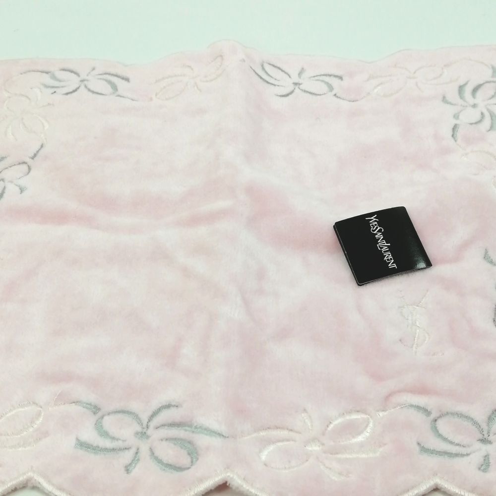 月末も当店でお買い物♪全品P10倍メール便対応OK【売れ筋】　【未使用ハンカチ】YVESSAINTLAURENTイヴサンローランタオルハンカチ【ピンク系】