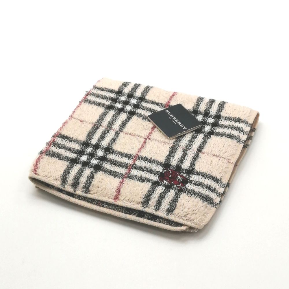 月初も当店でお買い物♪全品P10倍メール便対応OK【売れ筋】【未使用ハンカチ】BURBERRYバーバリータオルハンカチ【ベージュ系】のサムネイル
