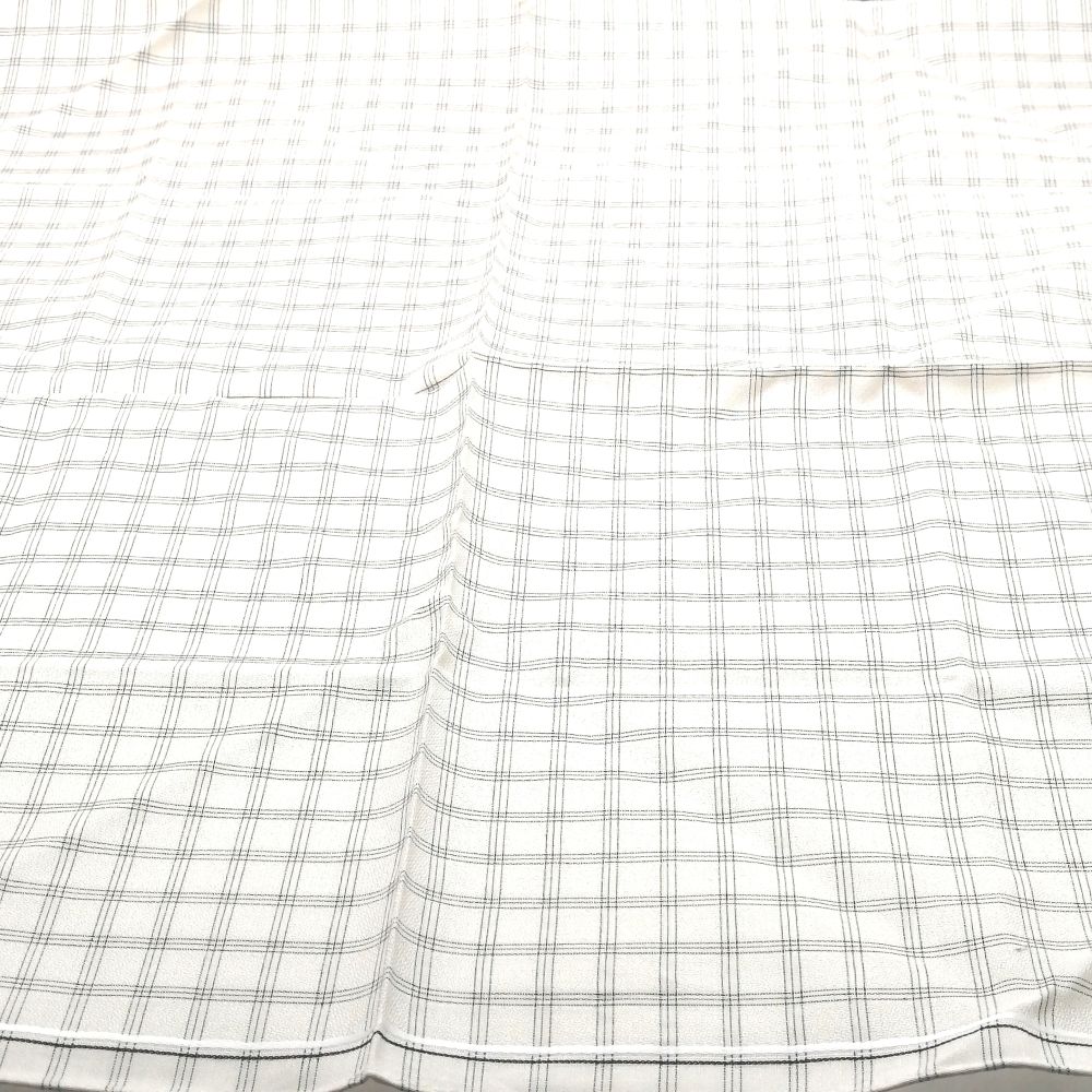 服飾雑貨 リストの当店でのお買物でSPUトータルP10倍～メール便対応OK【売れ筋】【限定1枚】【未使用ハンカチ】BURBERRYバーバリーハンカチ【ベージュ系】｜アングル3