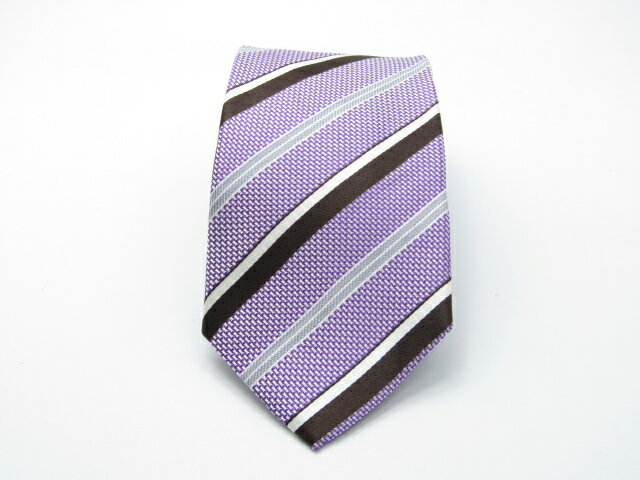 商品情報素材/カラーシルク/パープル系サイズ/寸法全長　約153センチ大剣幅　約8.5センチ多少の誤差はご容赦ください。ランクS下記をご参照くださいませ。商品説明折シワはありますが、極美品です。注意モニター発色の具合により色合いが異なる場合がございます。※洗濯は、お近くのクリーニング専門店を推奨します。※当店は、ラッピングサービスは行っておりません。予めご了承くださいませ。メール便対応可能です。お届けに3～7日ほどかかり、ポスト投函になります。※配送日時指定はできません。お急ぎの場合は、宅急便（別途送料がかかります）も受け付けております。代金引換も承っております。（別途、送料と代金引換手数料がかかります）※ご購入の際、宅急便を選択くださいます様、宜しくお願い致します。会社概要の、返品・中古品に関しましてを必ずご確認頂き、ご注文頂きます様、お願い致します。ランク表N…未使用品S…数回程度の使用で、汚れ等がない極美品SA…使用感・汚れが少なく、綺麗なお品A…使用感・汚れは若干ありますが、状態良好なお品AB…多少、使用感・汚れはありますが、通常使用には問題ないお品B…使用感・汚れはありますが、通常使用には問題ないお品BC…使用感が多くみられる商品ですが、ご使用には問題の無いお品C…かなり使用感・汚れがあり、場合によっては、お直しが必要なお品J…難有のお品（ジャンク品）【中古ネクタイ】メール便対応OKGIORGIO ARMANI ジョルジオアルマーニネクタイ【パープル系】【ストライプ・レジメンタル系】【ランクS】【ネクタイ中古】 人気ブランドネクタイを多数展開中♪ 王道ブランド♪アルマーニ♪ ベースはライトパープル系メタリックです。光の角度により色合いが変わります。カッコイイストライプデザイン♪ビジネスにもどうぞ♪折シワはありますが、極美品です。※付属品はつきません。ご了承くださいませ。※他サイトにも掲載しております。同時に売り切れの際はキャンセルとなることもございます。予めご了承くださいませ。注…ご購入前に、必ず【会社概要】・【中古品に関しまして】をご確認頂きます様、よろしくお願いいたします。 カッコイイデザイン♪ 光沢のあるカラー(*´▽｀*) イタリア製です アルマーニ好きな方 ビジネスにもご使用したい方 パープル系をお探しの方 ご来店、誠に有難うございます。 服飾雑貨リスト　店長高橋です。 1月…謹賀新年 日本を支えるビジネスマンの皆さま、日々の激務、本当にお疲れ様です ^^) _旦~~ 今年もイベントフルで参加予定です( ｀ー´)ノ ポイント獲得、ご使用も当店でぜひ♪ PC/スマホトップページに関しまして。 楽天市場による仕様変更に伴い、当店もシンプルなPC/スマホトップページに 移行となりました。 ご覧になりたいジャンルや、商品は画面のカテゴリーページから ご選択し、並び順を新着順にしていただきますと、最新掲載商品が表示されます。 また、当店人金ジャンルのブランド・オリジナルバナーも設定しましたので、 そちらの方もご活用いただければと思います。 さらに下段では、ネクタイ・ハンカチの新着情報を表示しましたので、 合わせましてご覧頂けますと幸いでございます。 これからも改善し、見やすく、探しやすいページを作成していきます。 ネクタイ続々入荷はありますが、今年も仕入れ値が高いです… 見つけた時が買い時♪是非一度覗いてみてくださいね(^^)/ 男の必須アイテム!!何本あっても困ることはありません!! お好みのネクタイが見つかりますように… 廃盤香水も取り扱っていますが、仕入れ値がかなり上がっています… 物自体も少なくなっており、入手困難な商品は見つけた時が買い時♪ この機会にぜひゲットしてください(^^)/ ちょこっとPR(*^^)v 楽天トップページ検索窓より、【中古ネクタイ】と入力 （【】不要）すれば、当店のネクタイがズラッと出ます(^^)/ 3日〜7日以内にお届け1