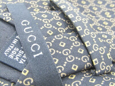 月末も当店でお買い物♪全品P10倍【中古ネクタイ】メール便対応OKGUCCIグッチネクタイ【ロゴ系】【ネイビー系】【ランクA】【ネクタイ中古】